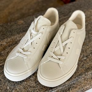 Veja Women’s US 10 - UK8 Campo Sneakers in Full Pierre